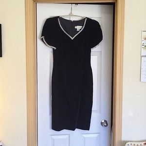 Fancy Velvet Cocktail Dress, black w/ pearls, Size 8, Brand lisa michaels